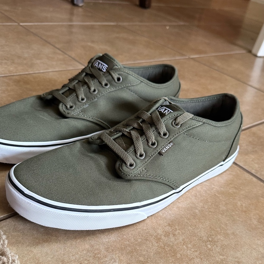 Pair of lightly used Olive Green vans size 13 men’s with box